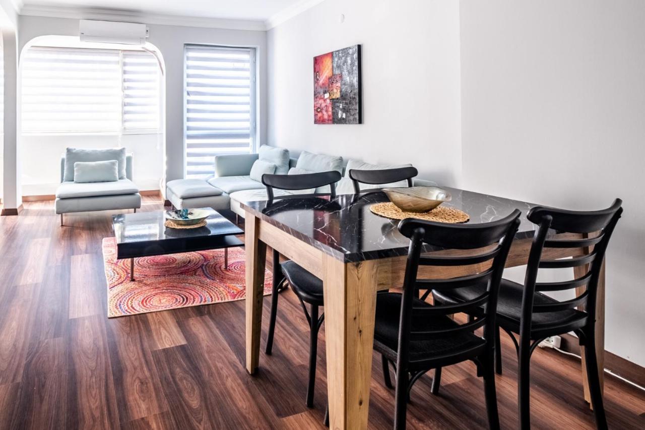 Sleek Flat 50 M To Bull Statue In Kadikoy Apartamento Estambul Exterior foto